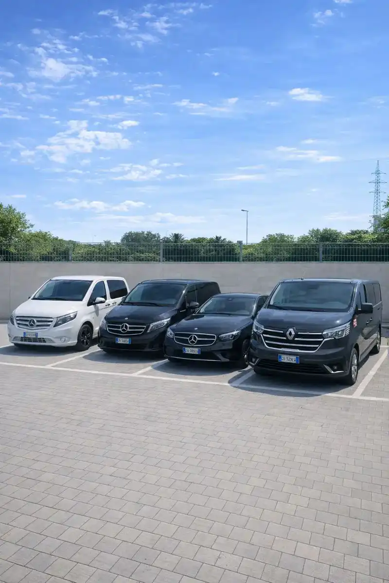Interni in pelle premium Mercedes Classe E NCC Taxi Falduto